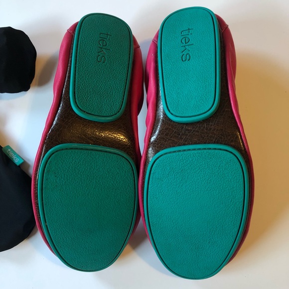 Size 10 Fuchsia Tieks - Picture 4 of 6